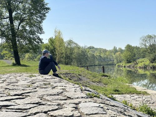 procházka ke splavu