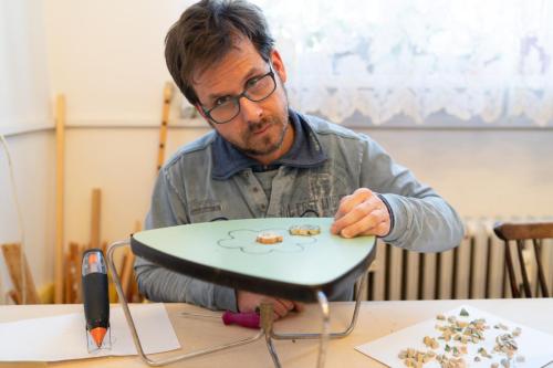 Tvoříme barevnou mozaiku.