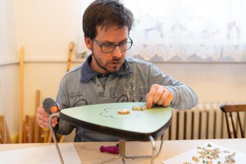 Tvoříme barevnou mozaiku.